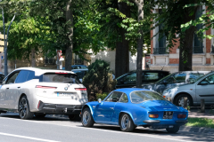 The-blue-car