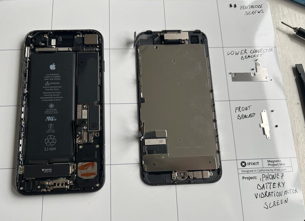 iPhone 7 screen is removed
