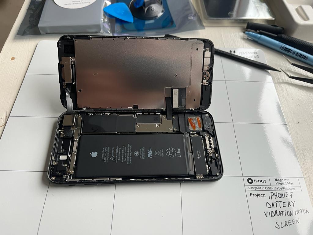 iPhone 7 screen removal