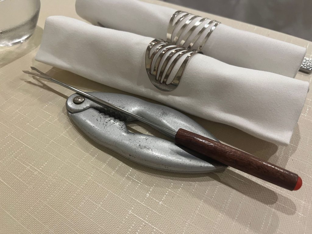 Lobster eating instruments