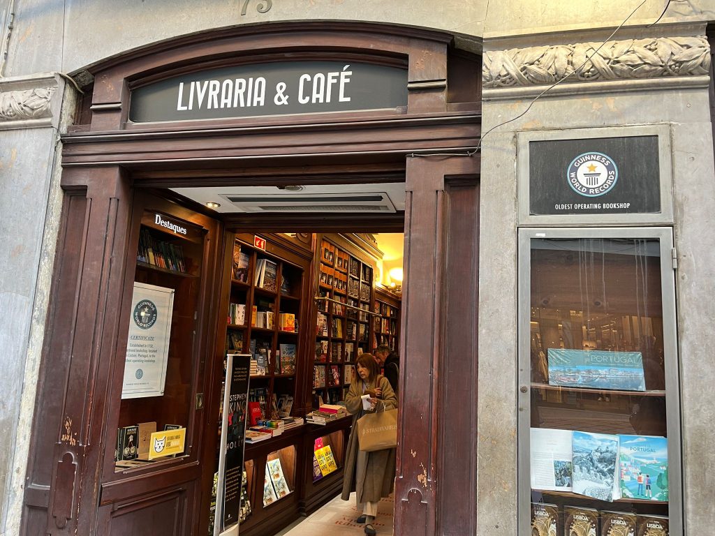 The oldest bookshop in operation