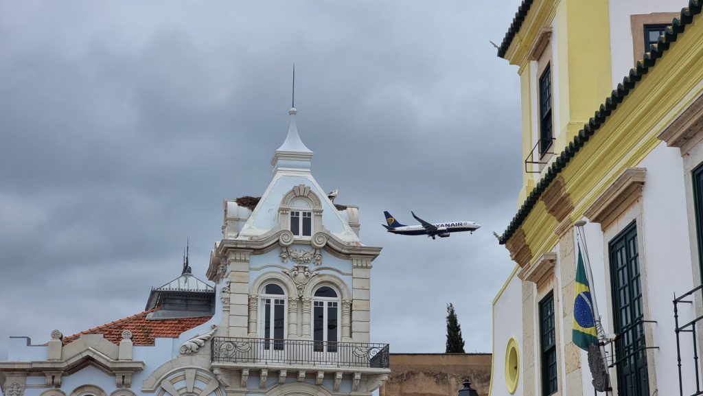 Plane spotting in Faro