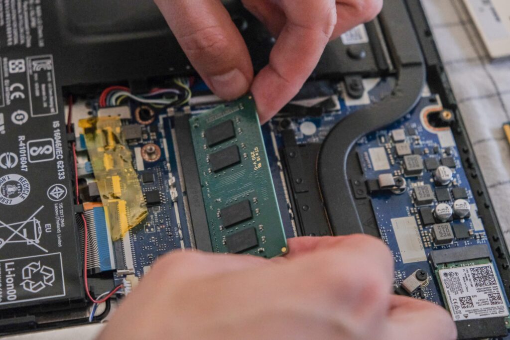 Inserting the new RAM