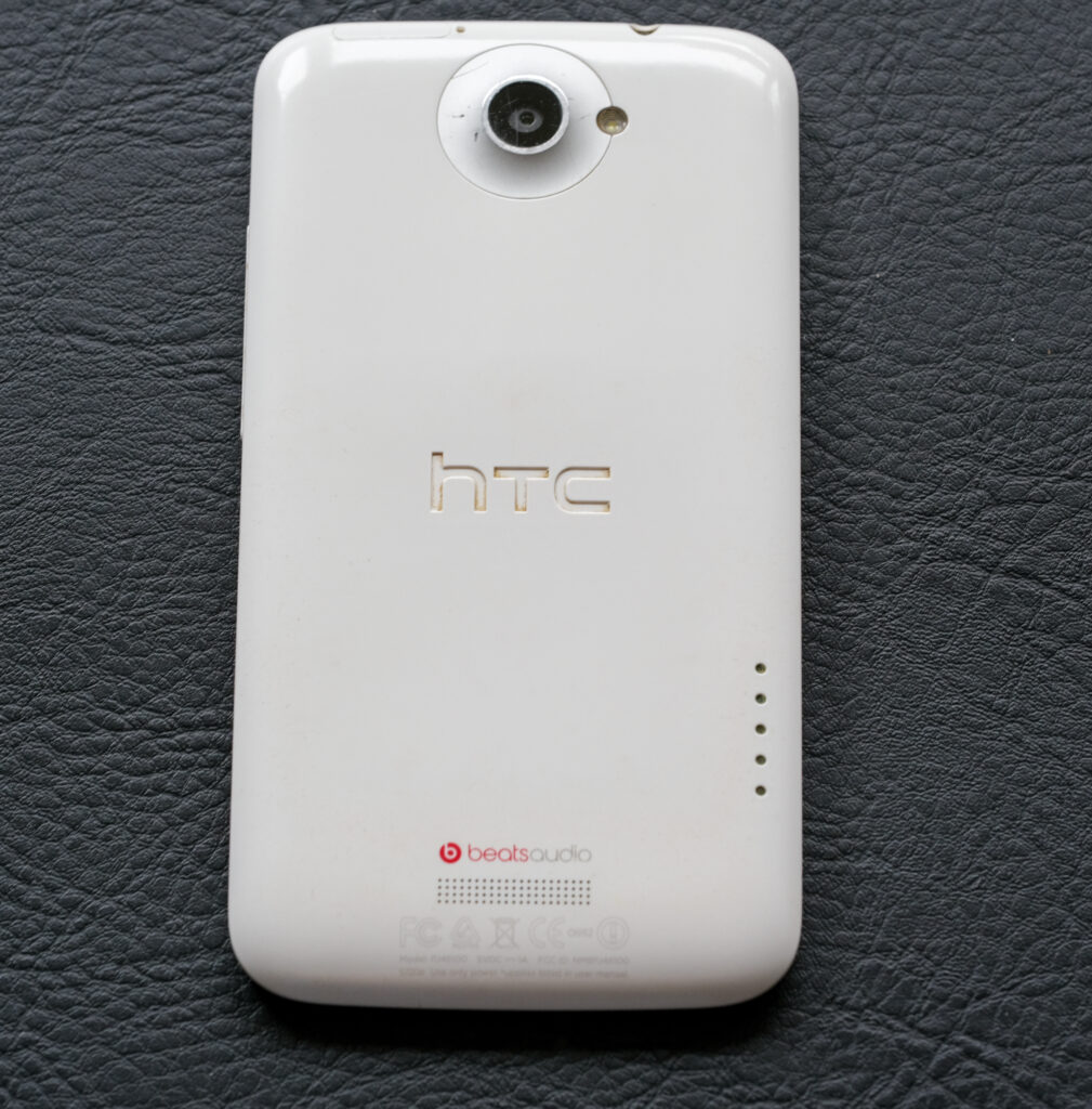 HTC One X - full back