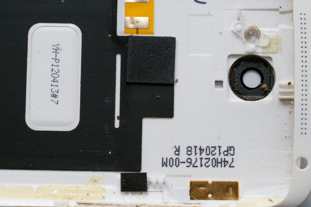 Inside the unibody of the HTC One X
