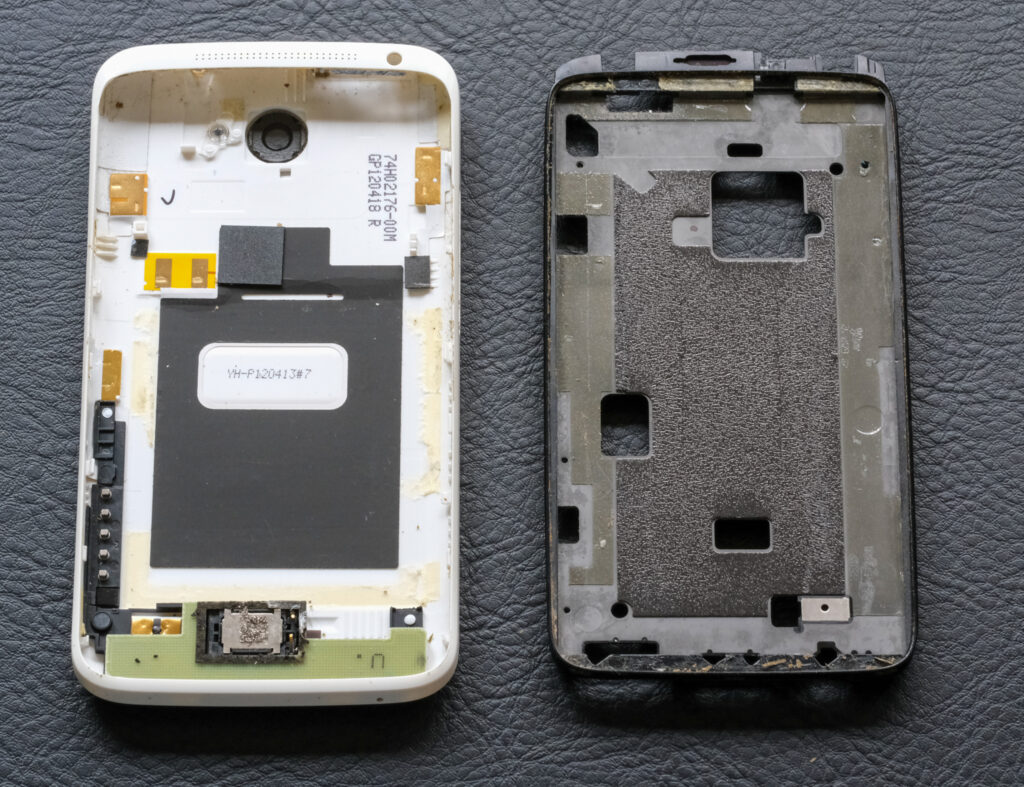 HTC One X disassembly