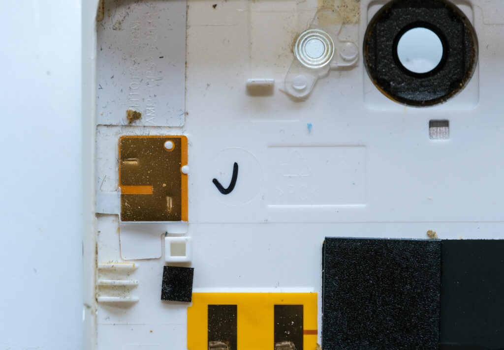 Inside the unibody of the HTC One X