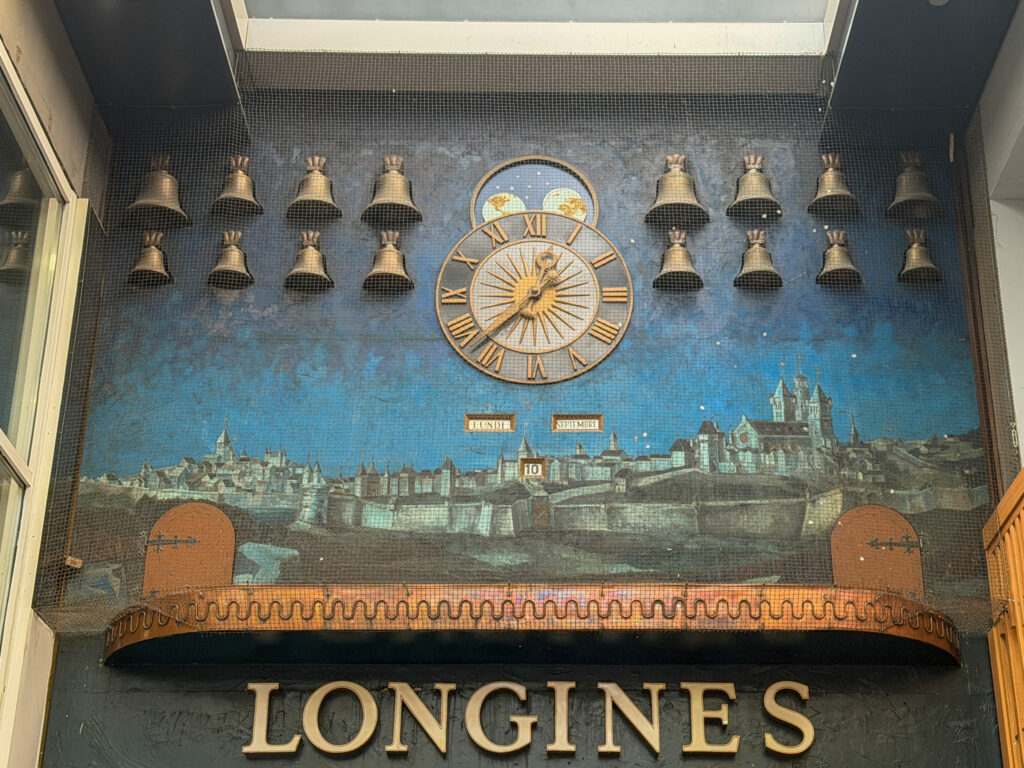 Escalade Clock