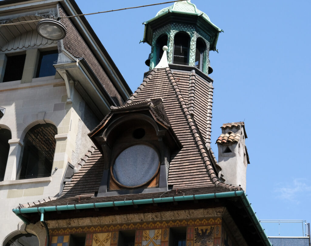 Tour du Molard