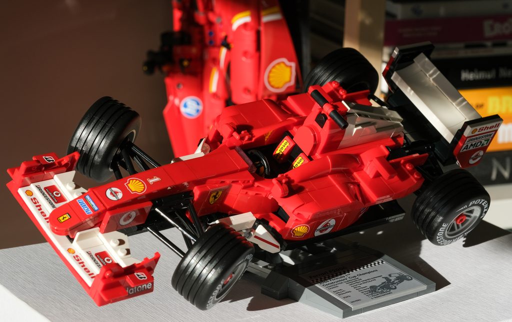 F2004 LEGO Up close with MACRO