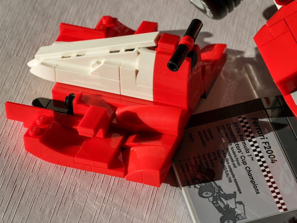 F2004 LEGO Up close with MACRO